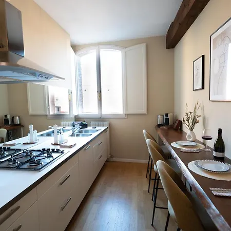Apartment Piazza Santo Stefano Con Vista